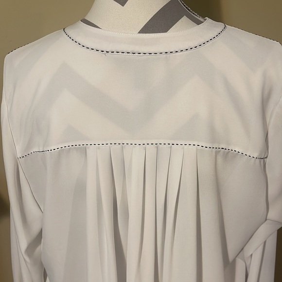 Lane Bryant White Blouse Size 14/16 - Picture 5 of 9